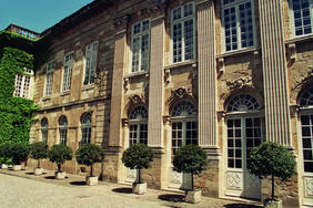 Photo de la façade de la préfecture du Gers